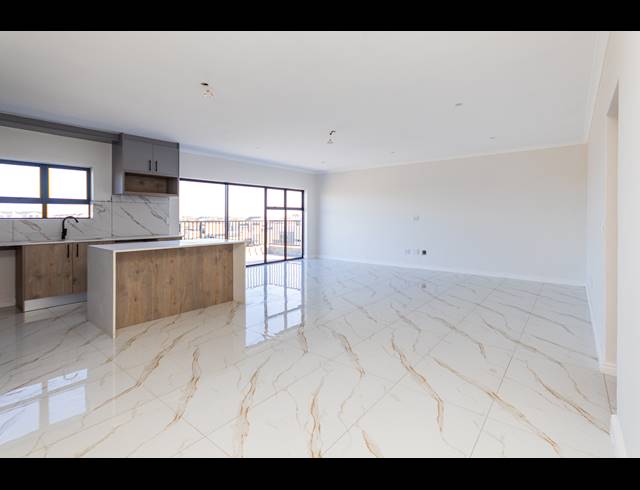 3 BEDROOM APARTMENT FOR SALE IN SANDOWN